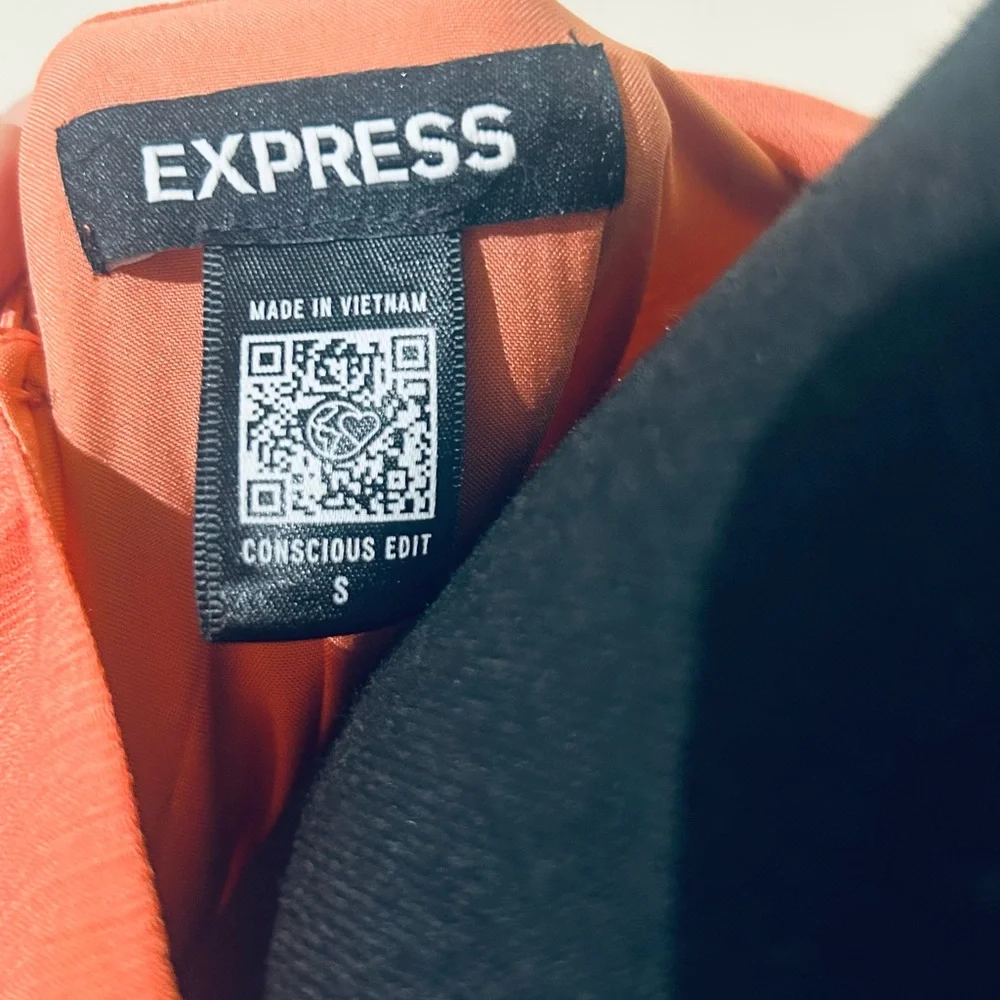 Express Coral Romper - Picture 6 of 6